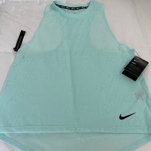 Nike Air Light weight tank
